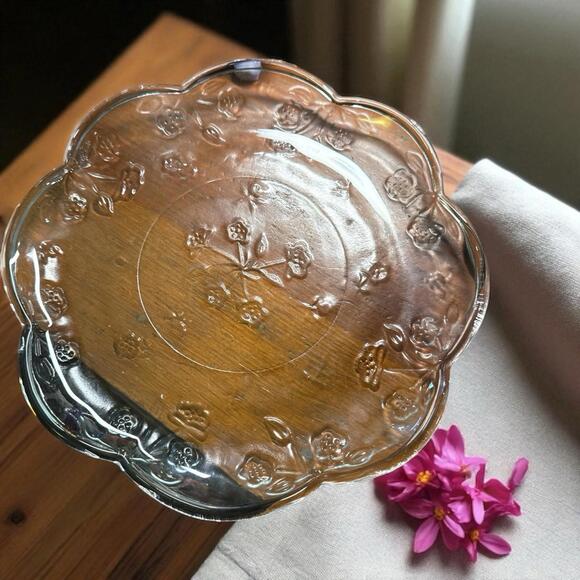 Anchor Hocking Clear Savannah 10" Floral Embossed Plate - Picture 1 of 3
